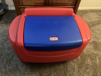 Very nice large little tikes toy box. 