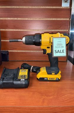 Dewalt DCB800 Drill