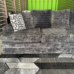 Nice grey 2pc sofa couch set (DELIVERY AVAILABLE)