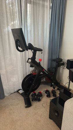Peloton Exercise Bike with Touchscreen Monitor – Fully Working