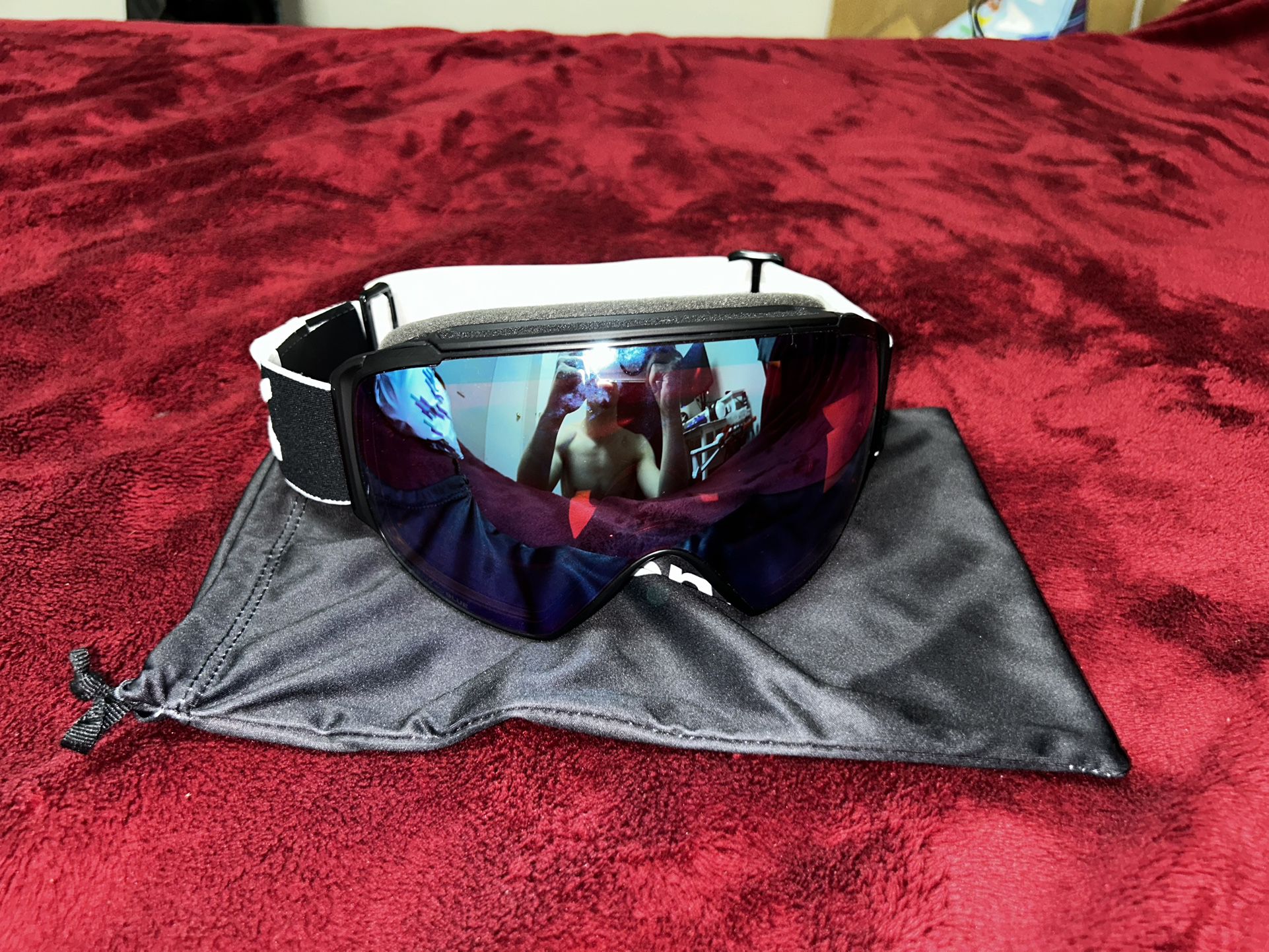 Brand new Anon Snowboarding goggles 