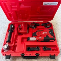 Milwaukee M12 HammerVac Dust Extractor Kit