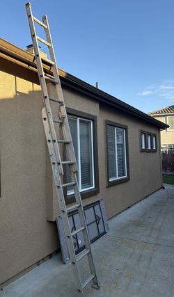 Aluminum Extension Ladder