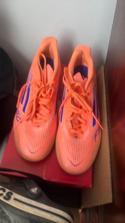 Soccer futsal shoes