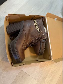 Brand new guess boots 81/5