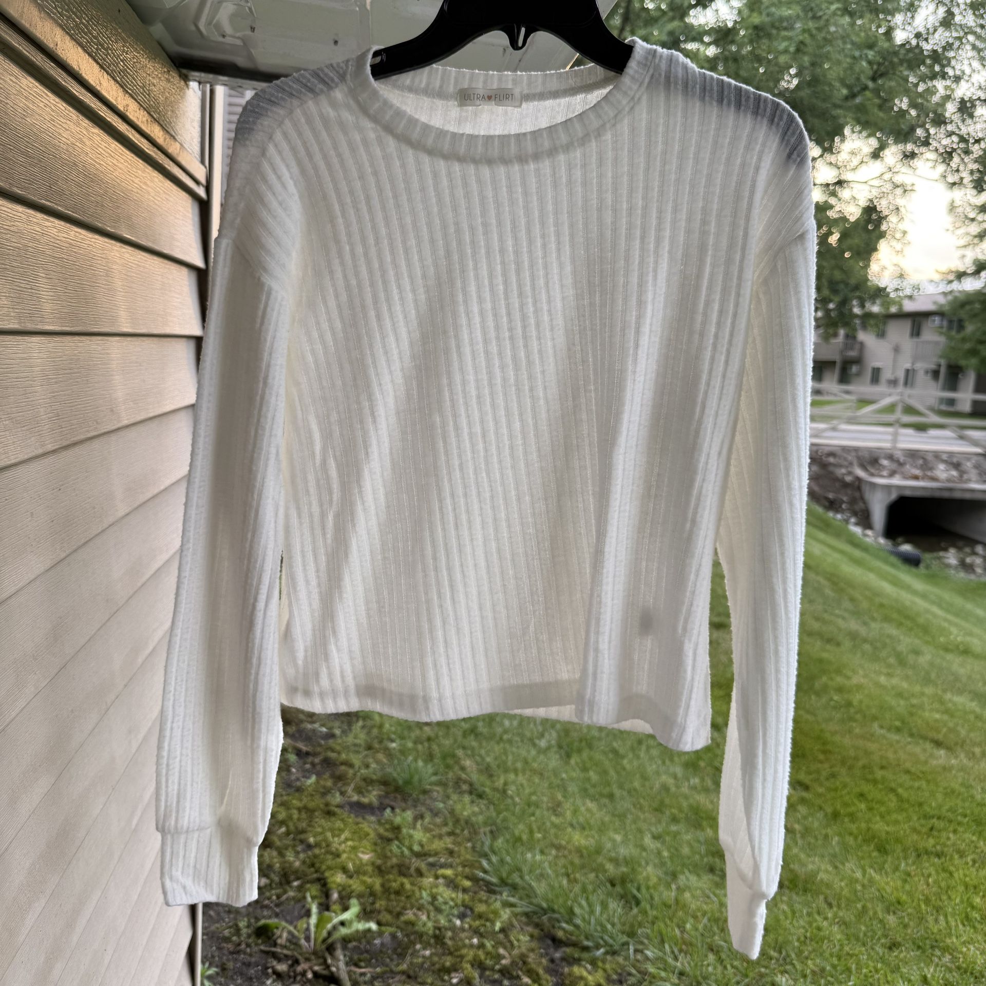 Ultra Flirt Women's white ribbed long-sleeved top