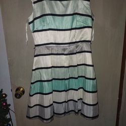 Party Dress Size 10 Pre Owned In Un Worn Condition 