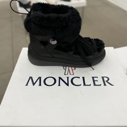 BRAND NEW Insolux Snow Boot Moncler