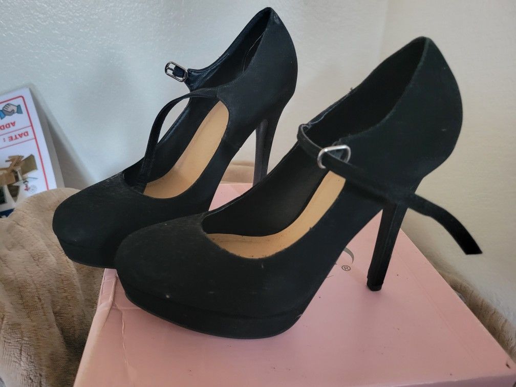 Black Platform Heels 