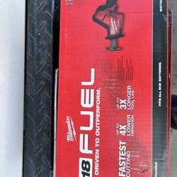 M18 FUEL 18V Lithium-Ion Brushless Cordless HACKZALL Reciprocating Saw 