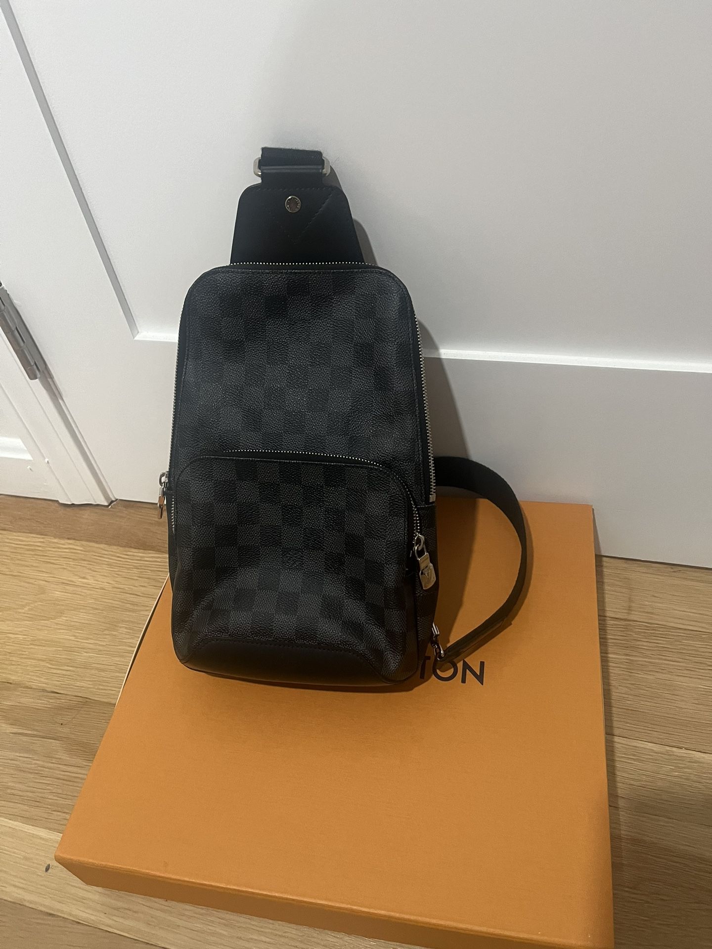 Louis Vuitton Avenue Sling Bag