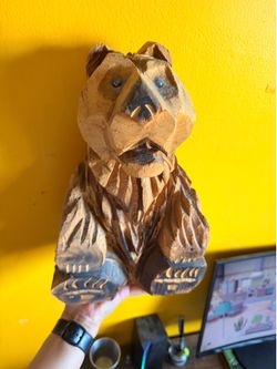 Hand-Carved Wooden Bear Statue – Northern California Redwood Area