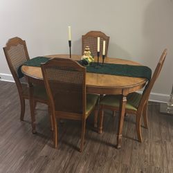 extendable dining table and set of 4 dining table chairs