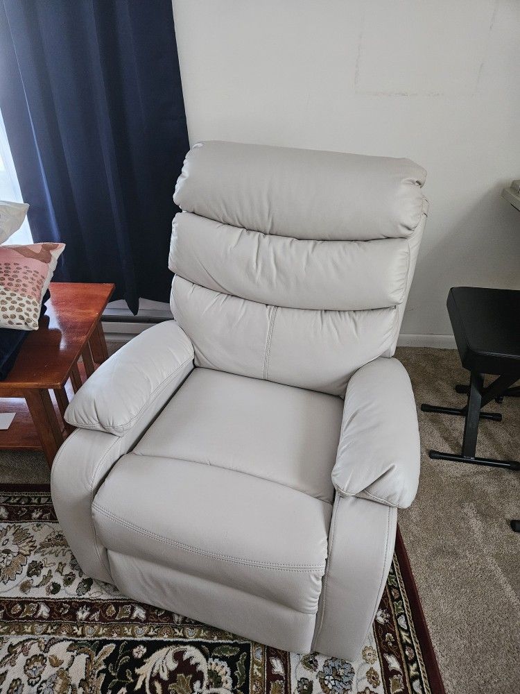 2 Manual Recliners - Must Pick Up