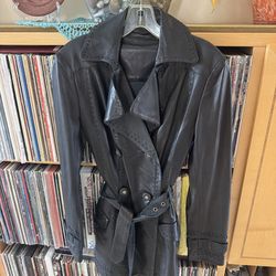 PRICE DROP: BENEDETTA NOVI’S RICH, FITTED, ITALIAN 42,LAMBSKIN LEATHER TRENCH CT