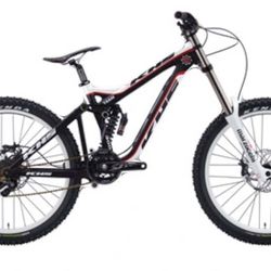 KHS DH-300-TEAM DOWNHILL MTN BIKE
