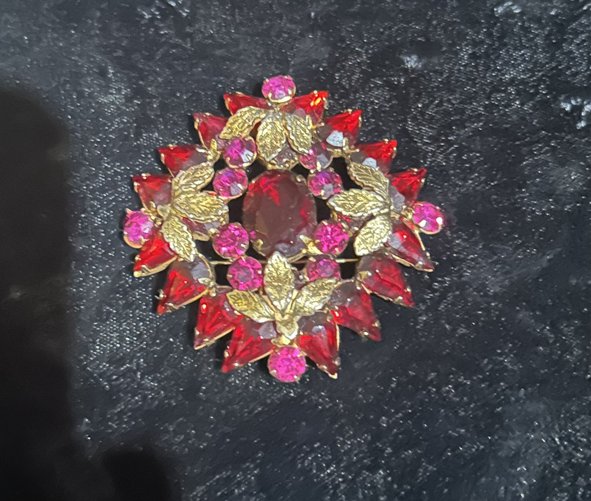 Vintage Brooch (Ruby)