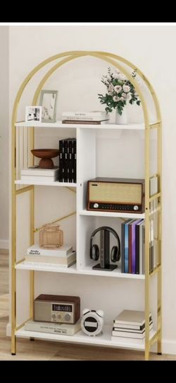 Elegant Gold & White Arched Bookshelf – Excellent Condition