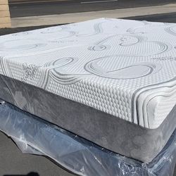 Queen Memory Foam 