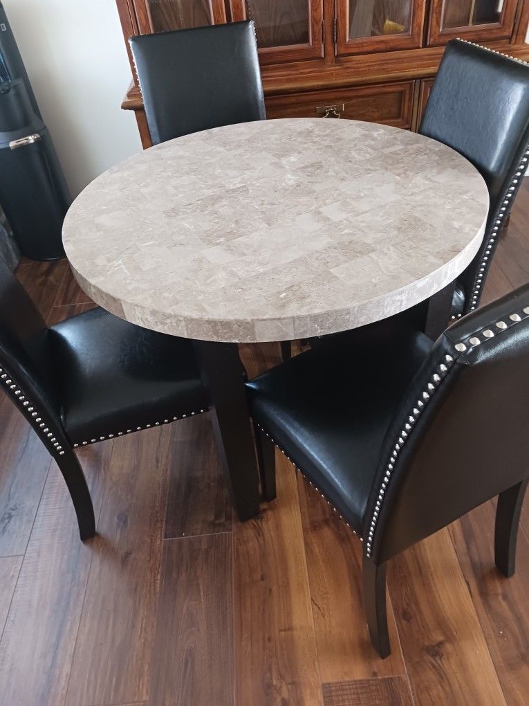 BREAKFAST TABLE WITH 4 CHAIR'S.....😊😍