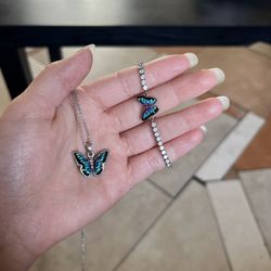Butterfly Necklace And Bracelet Set