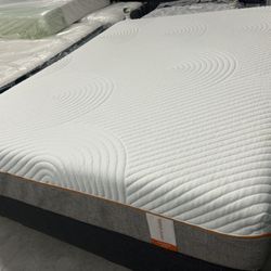 Queen Size Mattress And Box Spring 