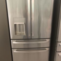 Brand New Stainless 4 Door French Door Refrigerator 