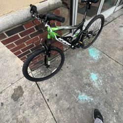 Kent Shockwave full-suspension mountain bike (26” wheels).