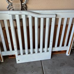 Baby Crib With Mattress 