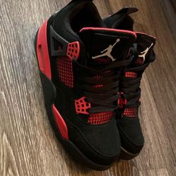 Retro Jordan 4 