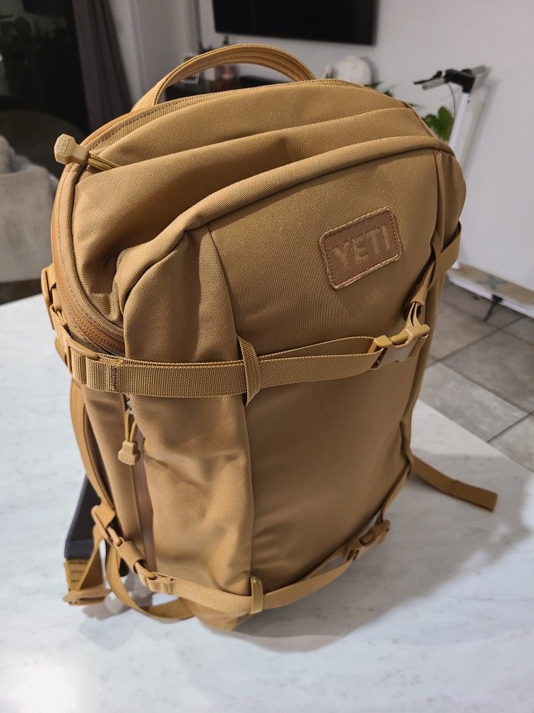 27 L Crossroads Carry On Backpack