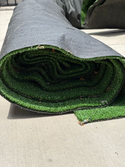 Artificial grass 10ft x 20ft. Free