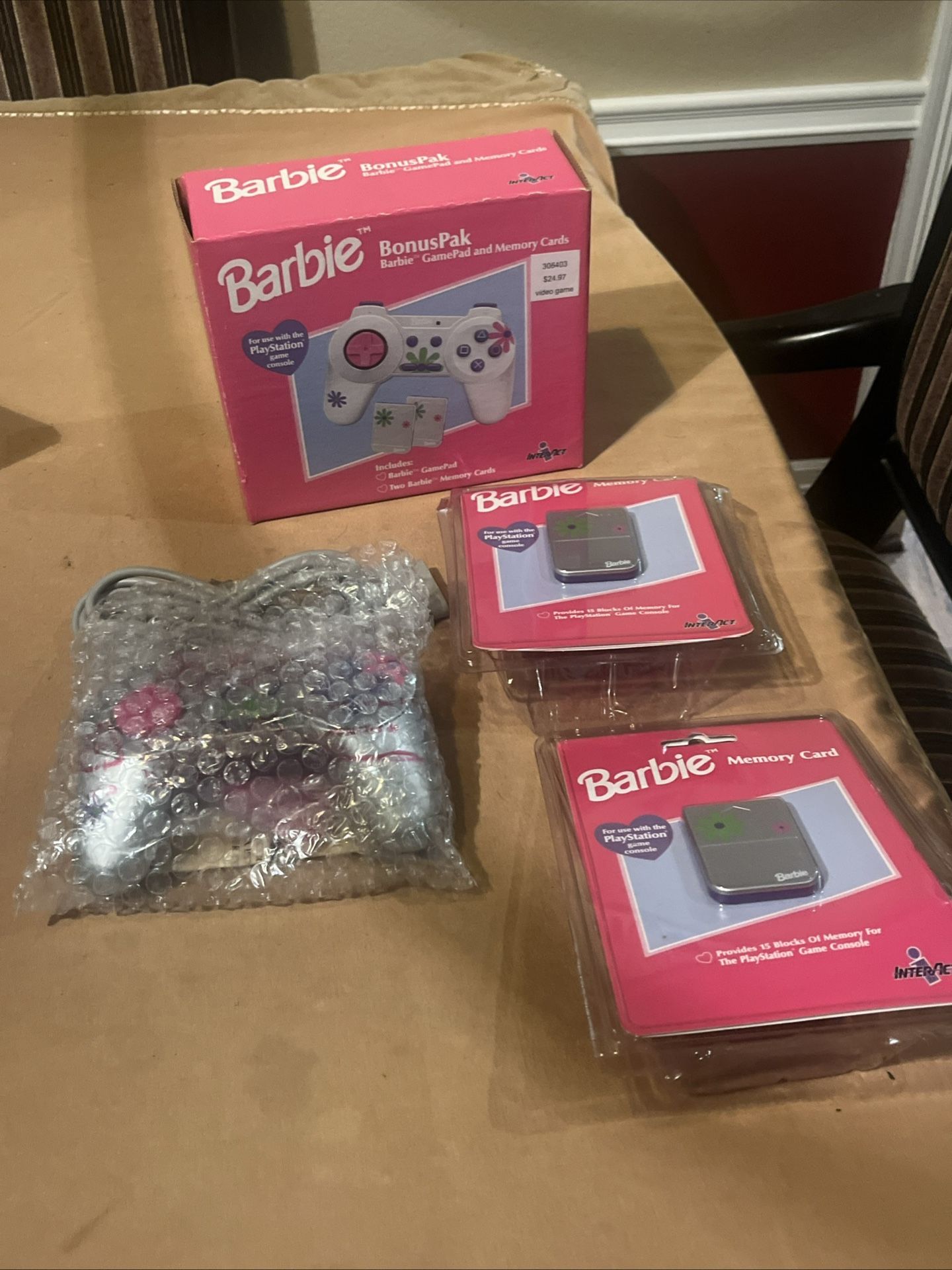 Barbie GamePad Bonuspak Controller For Sony PlayStation 1 + 2 Memory Cards