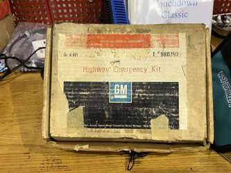 GM ORIGINAL HIGHWAY EMERGENCY KIT 986792 NCRS CORVETTE