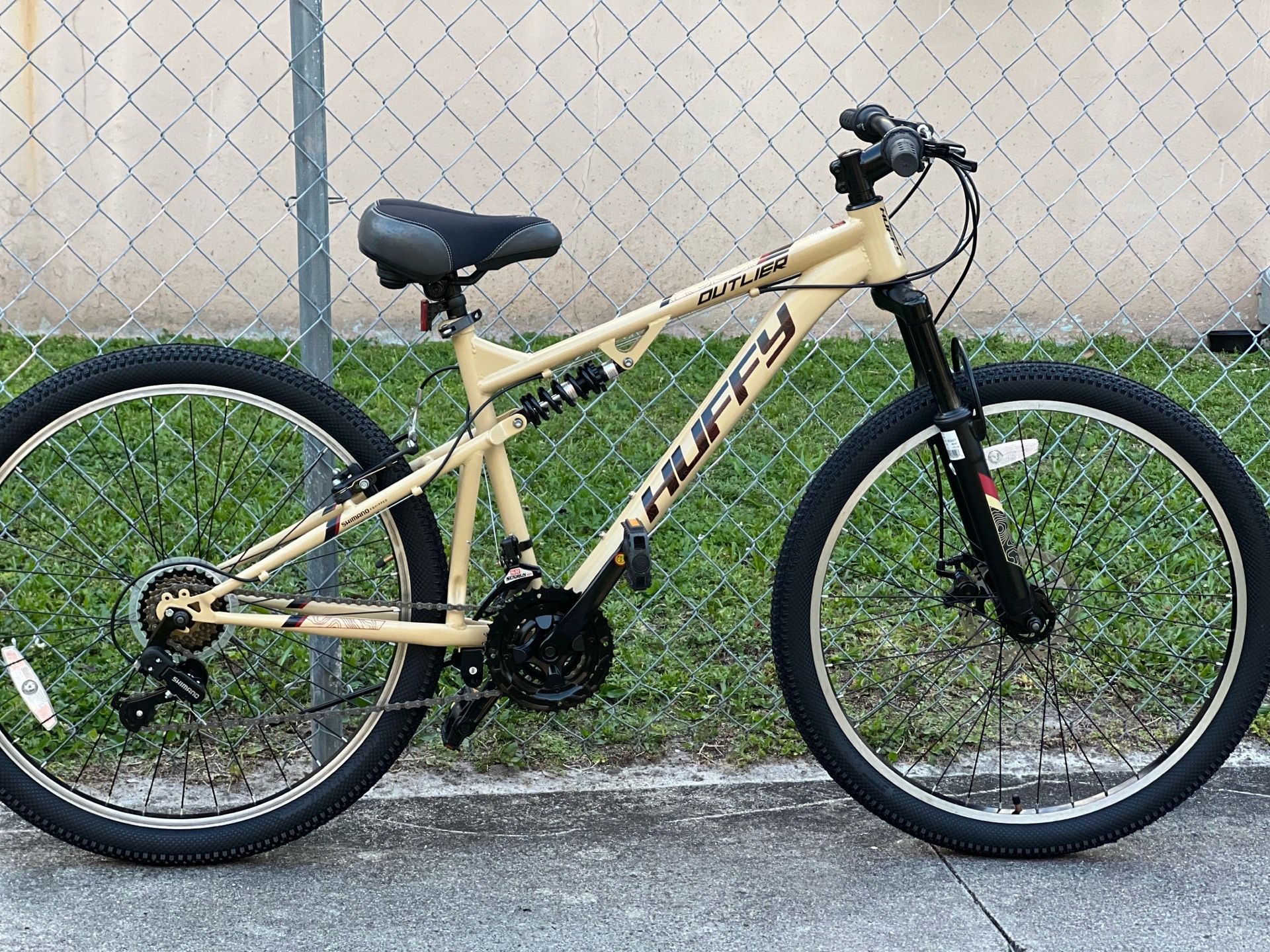 Huffy Outlier Men’s Mountain Bike