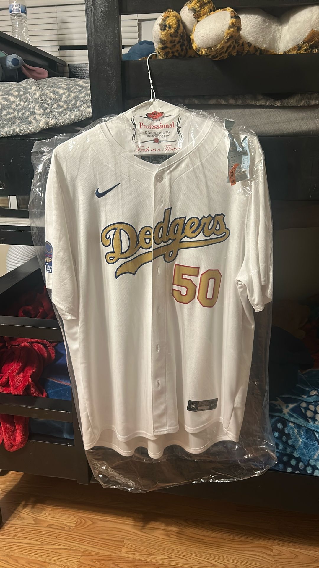 Mookie Betts Dodgers Champions Jearsy 2XL (PRICE IS NEGOTIABLE)