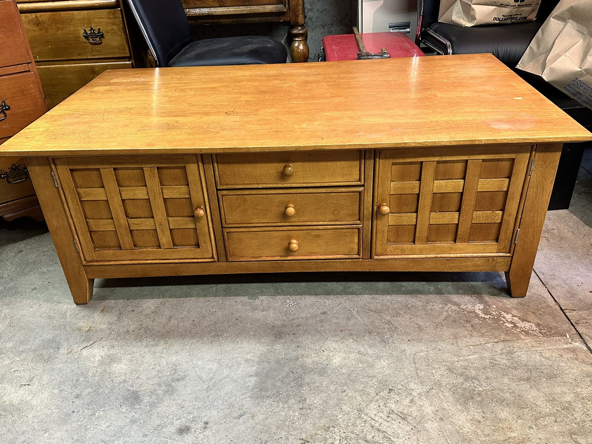 FreeFREE Solid Wood Coffee Table 