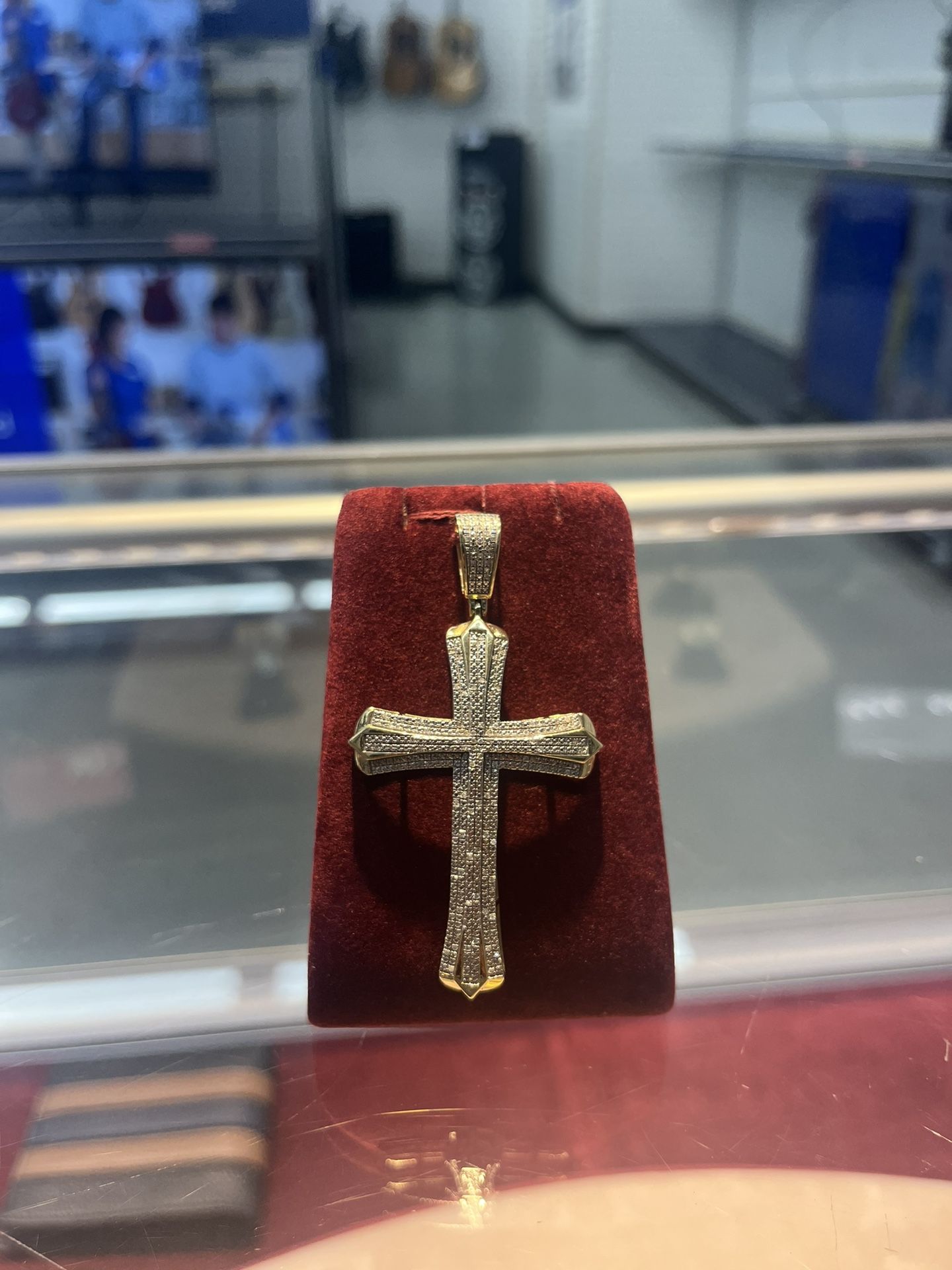 Cross Pendant 10k 10.4 Grms
