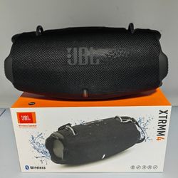 Fashionable multi-functional Bluetooth speaker