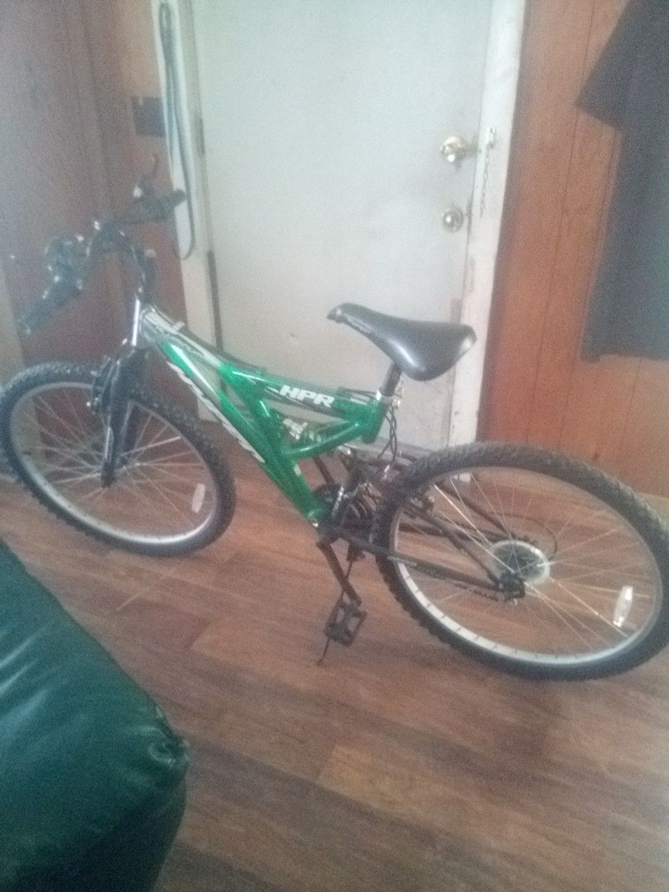 Green hyper 26" 18 speed mountain bike DH series