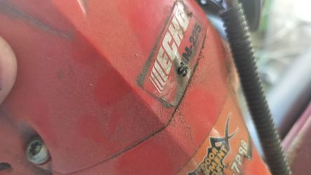 I have an echo weed eater it's a SRM 225 got brand new carburetor just needs fuel put in it brand new bubble fuel line asking $250 I'll make me an off