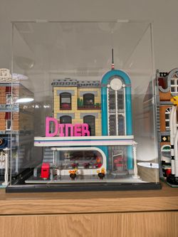 LEGO Creator Expert Downtown Diner 10260 Modular Building
