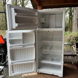 GE Refrigerator 