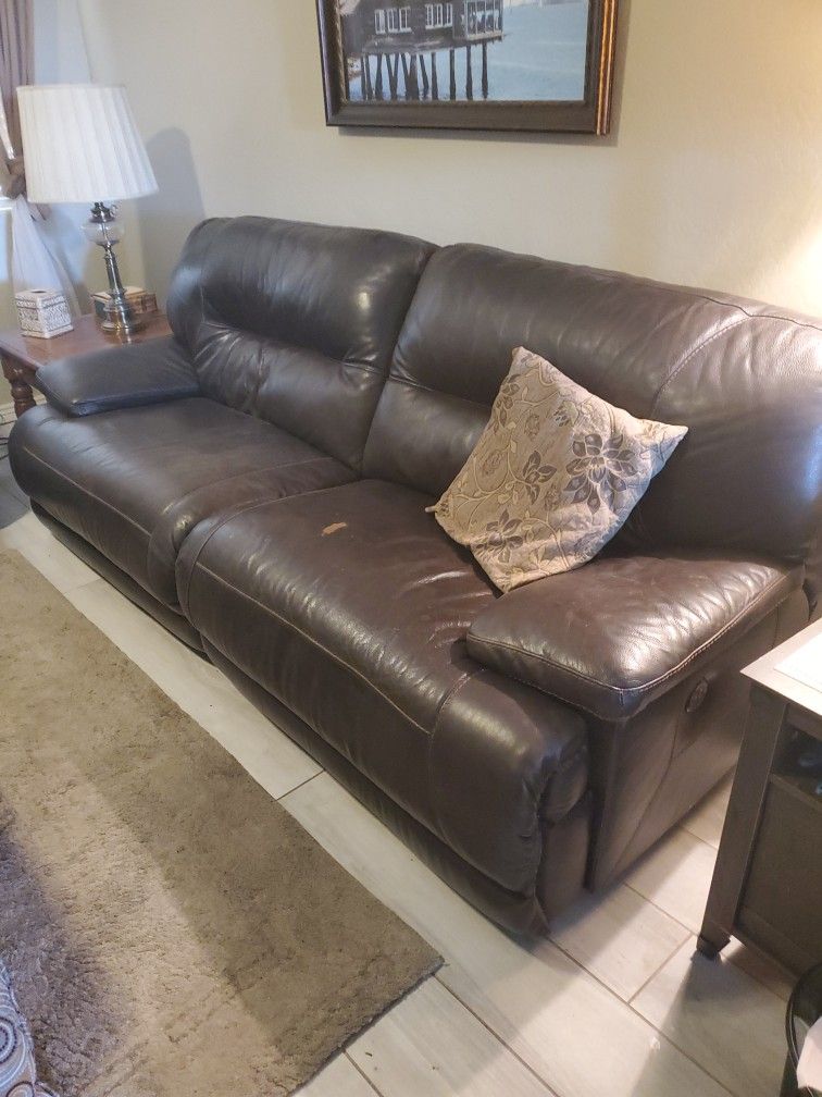 Couch&Love Seat Brn Leather All Recliners 200