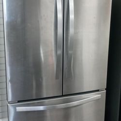 WHIRLPOOL REFRIGERATOR 3DOORS WORK GREAT LIKE NEW INCLUDING WARRANTY DELIVERY AVAILABLE