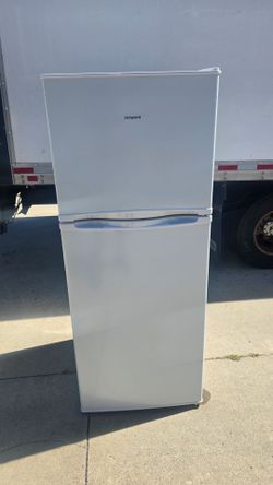 Counter Depth White Hotpoint 9.7 cu. ft. Top Freezer Refrigerator with LED Lighting