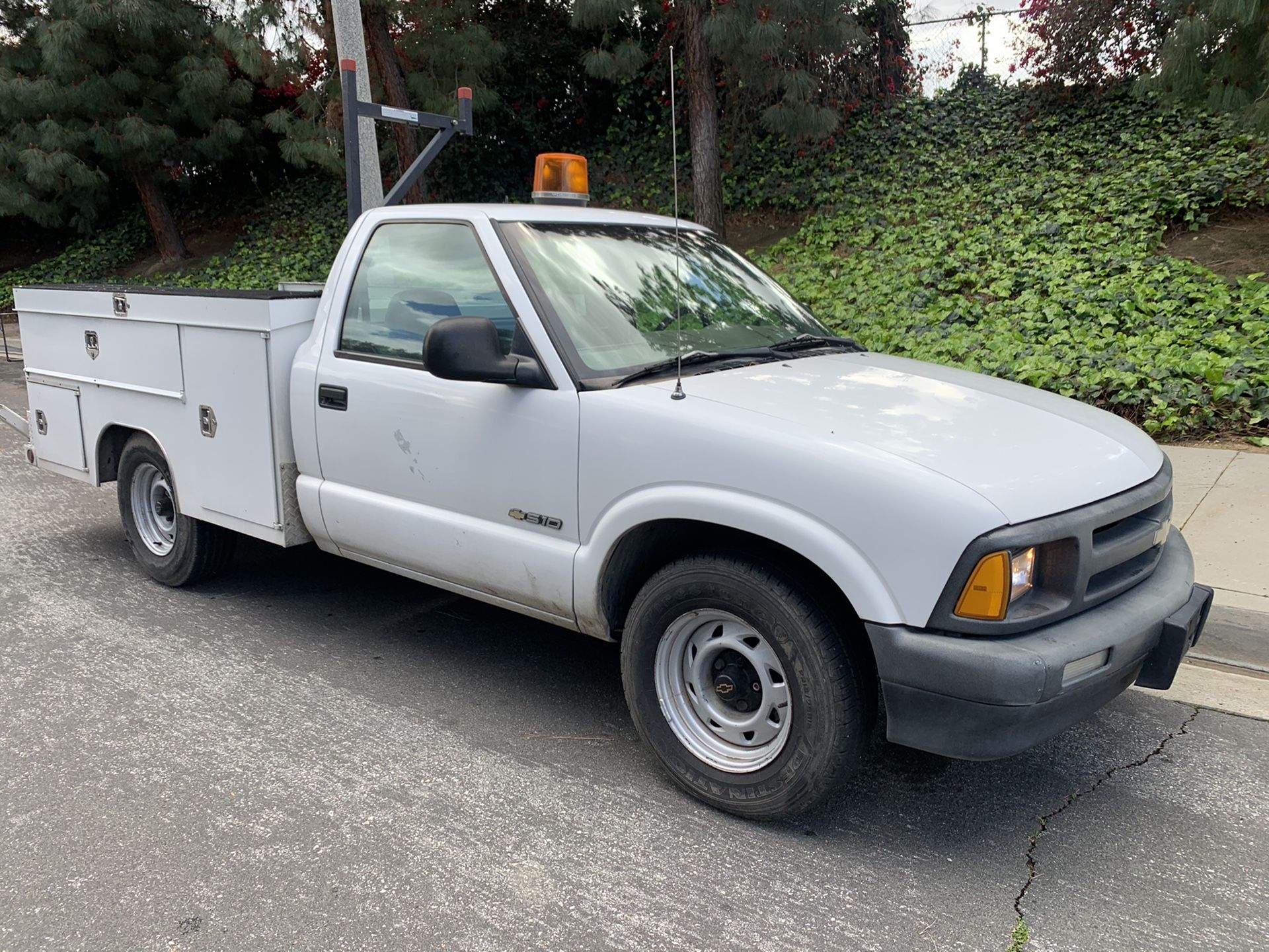 1997 Chevrolet S10 utility truck for Sale in Hacienda Heights, CA OfferUp