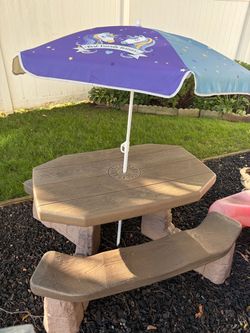 Kids Plastic Picnic Table with Umbrella