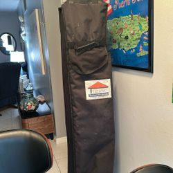 Pop-up tent, 10’ x 10’.