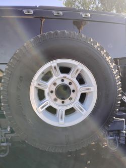 2002 Hummer H2 Tire